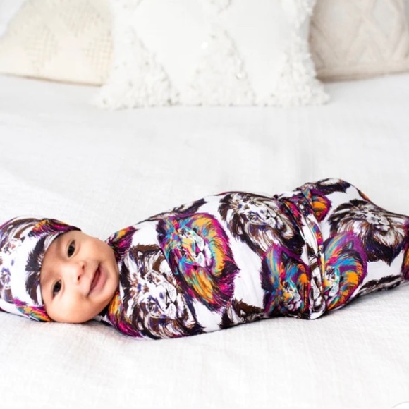 🦁NIB LBB Swaddle Set🦁 - Picture 2 of 3